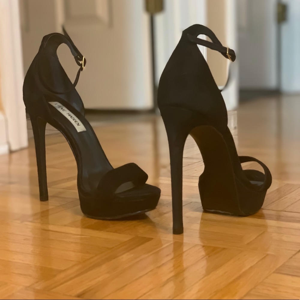 🔥Black Suede Stilettos🔥